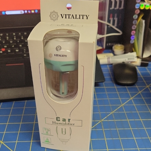 Vitality Car Humidifier  Blue & White New - Picture 1 of 1